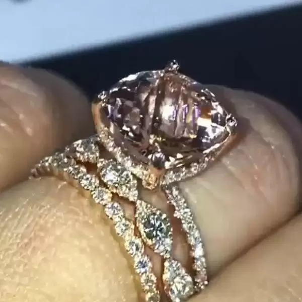 3.85ct Cushion Cut 3pcs Bridal Set in Rose Gold