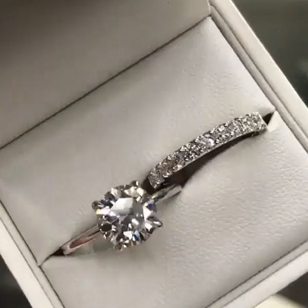 1.25ct Round Cut White Sapphire 2pcs Bridal Set