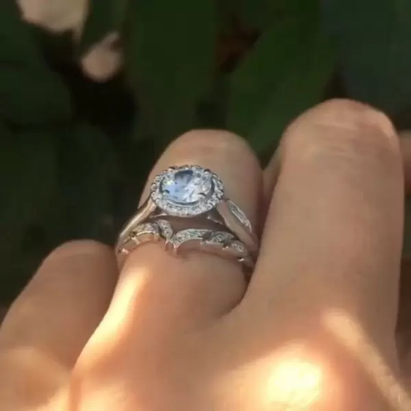 Handmade 1.5 CT Round Cut Halo 3pcs Wedding Ring Set