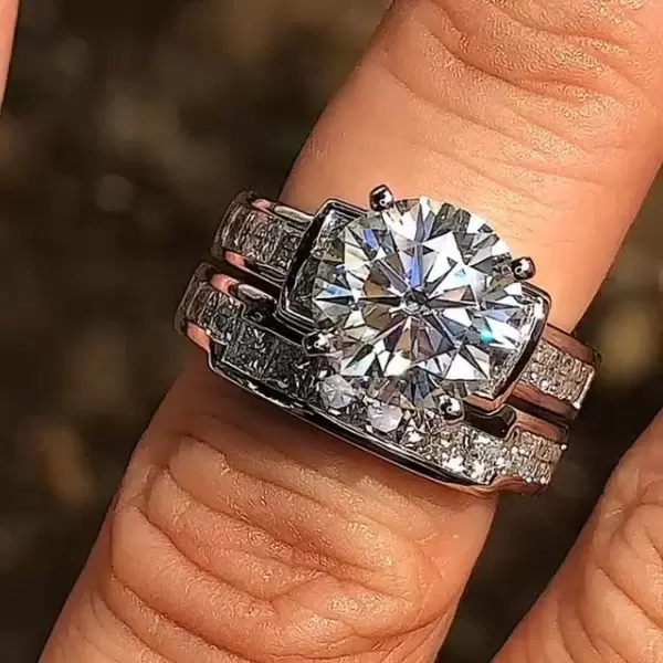 3ct Three-Stone Round Cut 2pcs Bridal Set