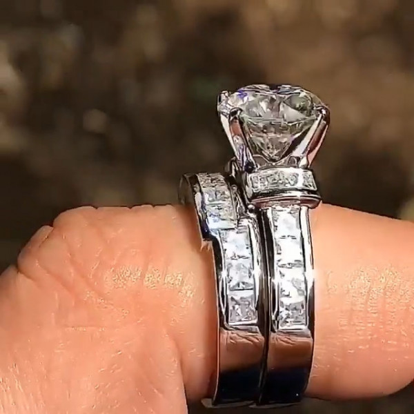3ct Three-Stone Round Cut 2pcs Bridal Set