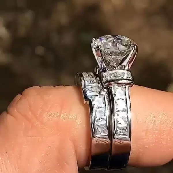 3ct Three-Stone Round Cut 2pcs Bridal Set