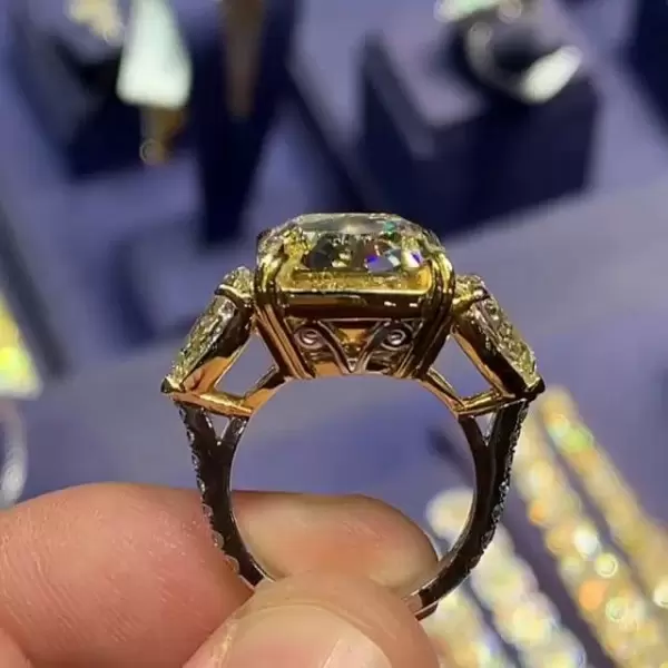 3.5ct Three-stone Yellow Sapphire Ring in Gold