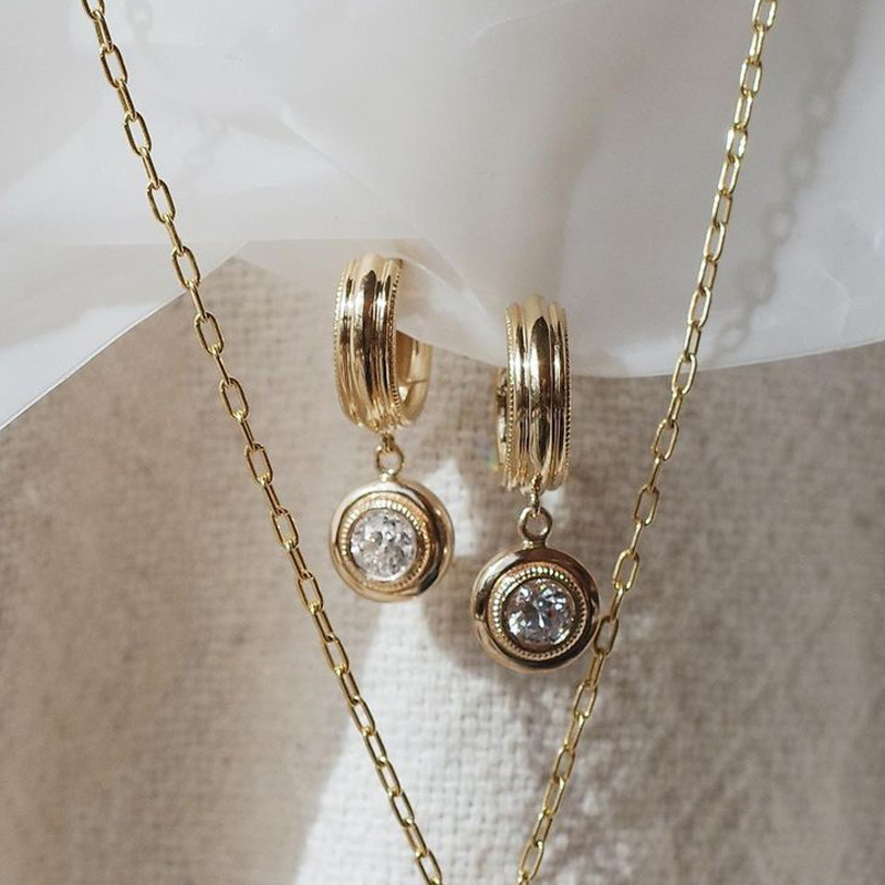 5ctw Round Cut Bezel Art Deco Milgrain Huggie Earrings 5ctw Round Cut Bezel Art Deco Milgrain Huggie Earrings