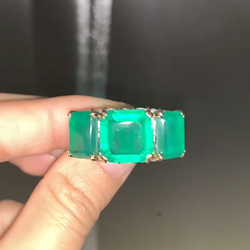 This ring is beautiful!