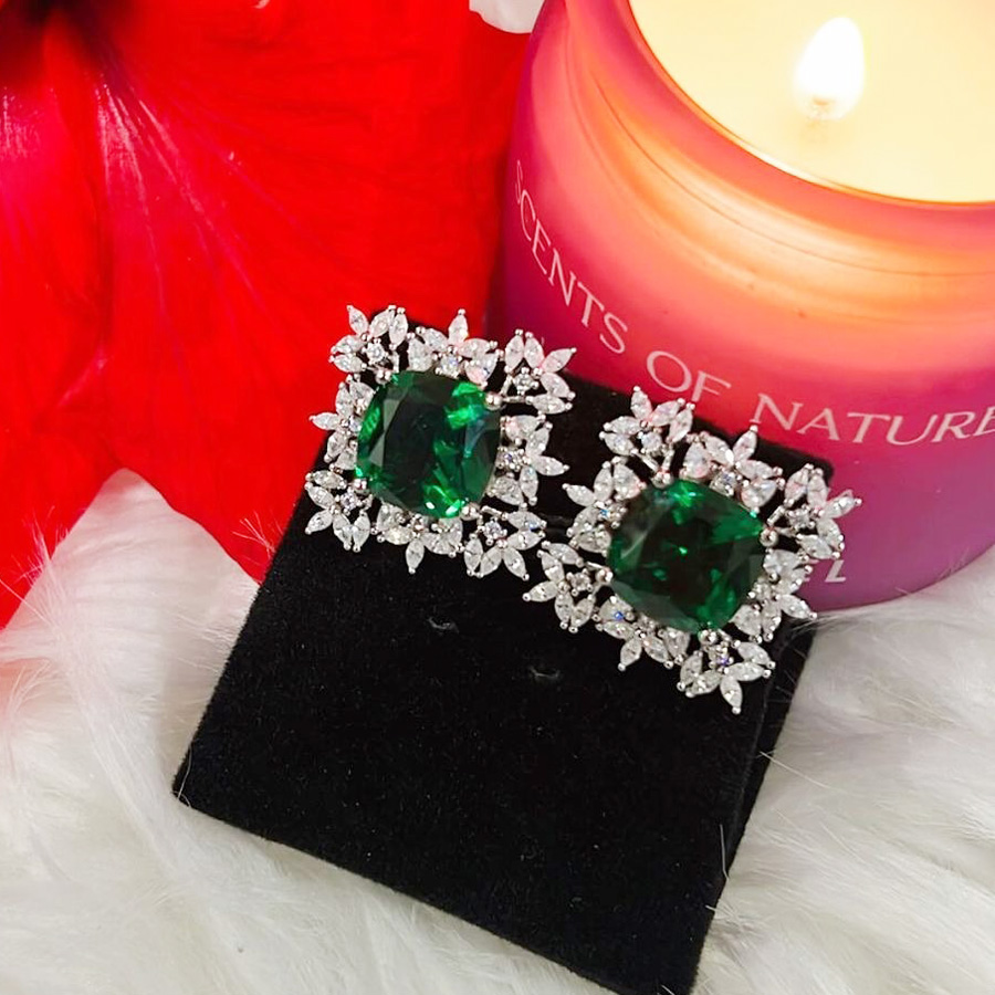 Pretty Green Earrings