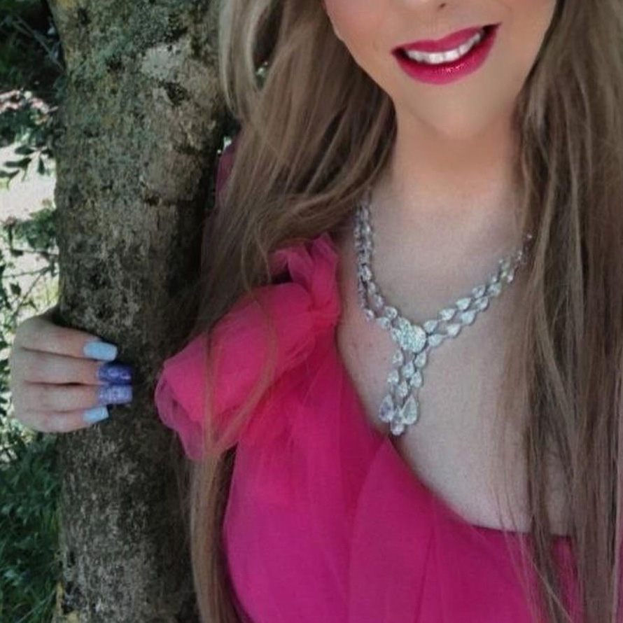 ♥}