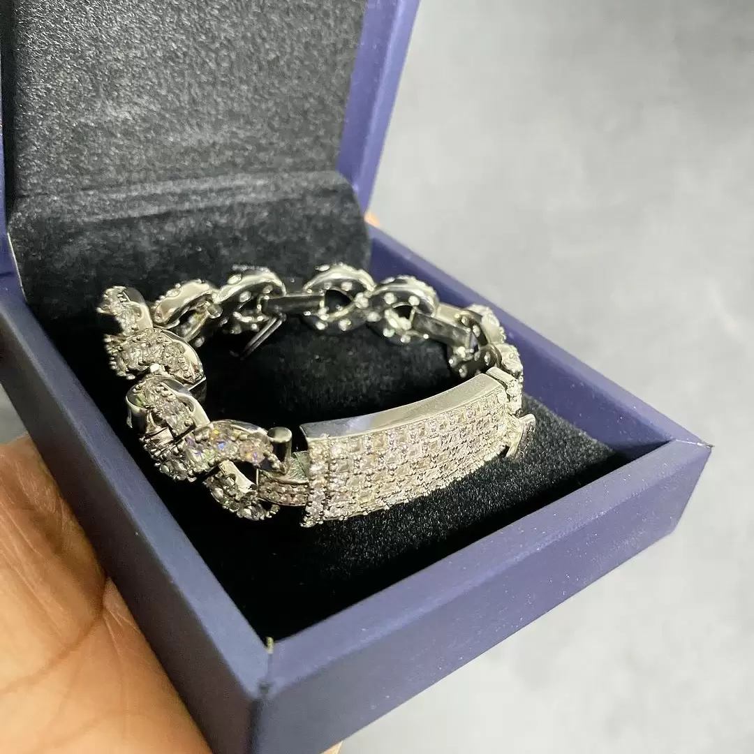 Quite a nice, affordable piece