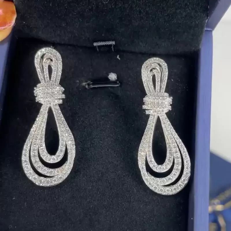 Excellent earrings!