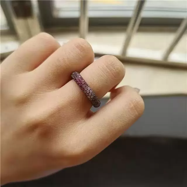 Very well made ring.