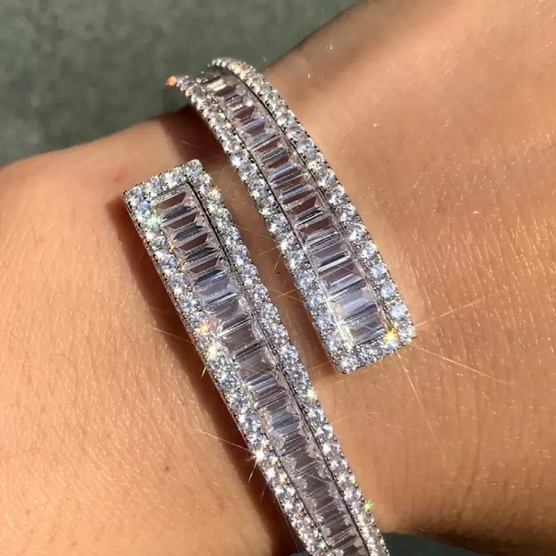 Beautiful, Expensive Looking Bracelet