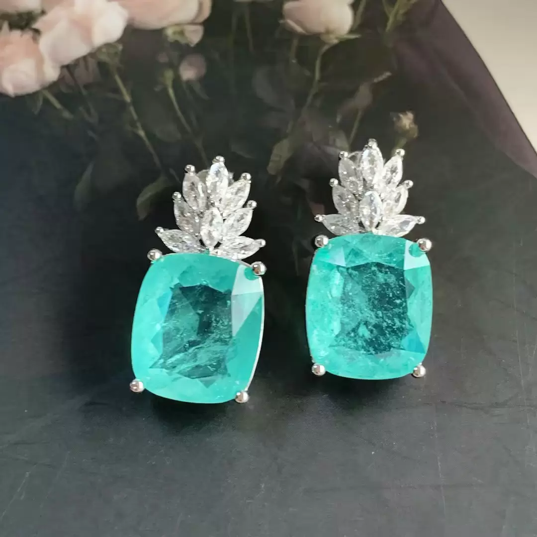 Great earrings!