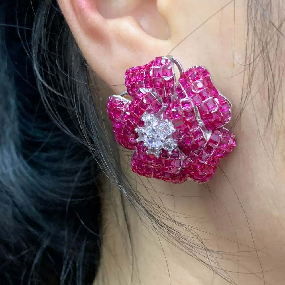 Attractive flower earrings