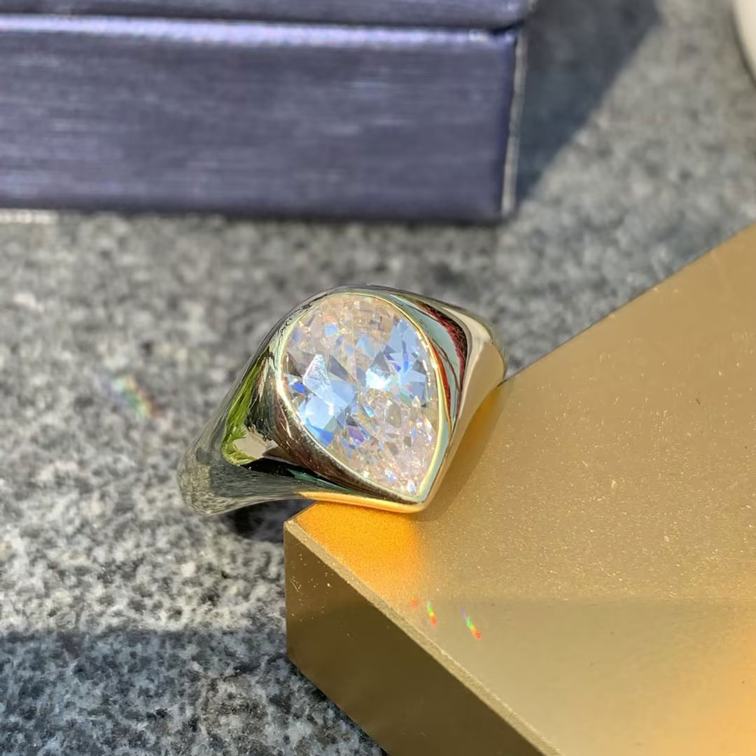 Pretty ring