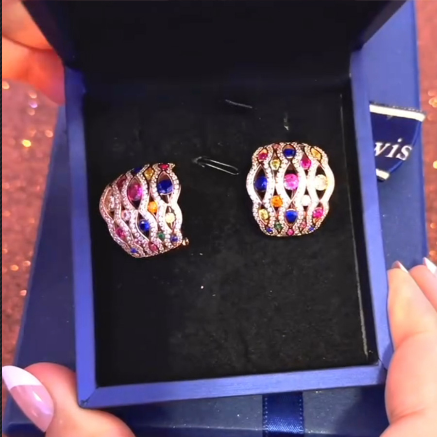 Beautiful. Sparkly and classy.