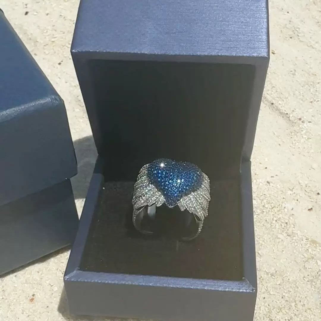 Gorgeous - I've never been much of a jewelry girl, but I LOVE this ring!