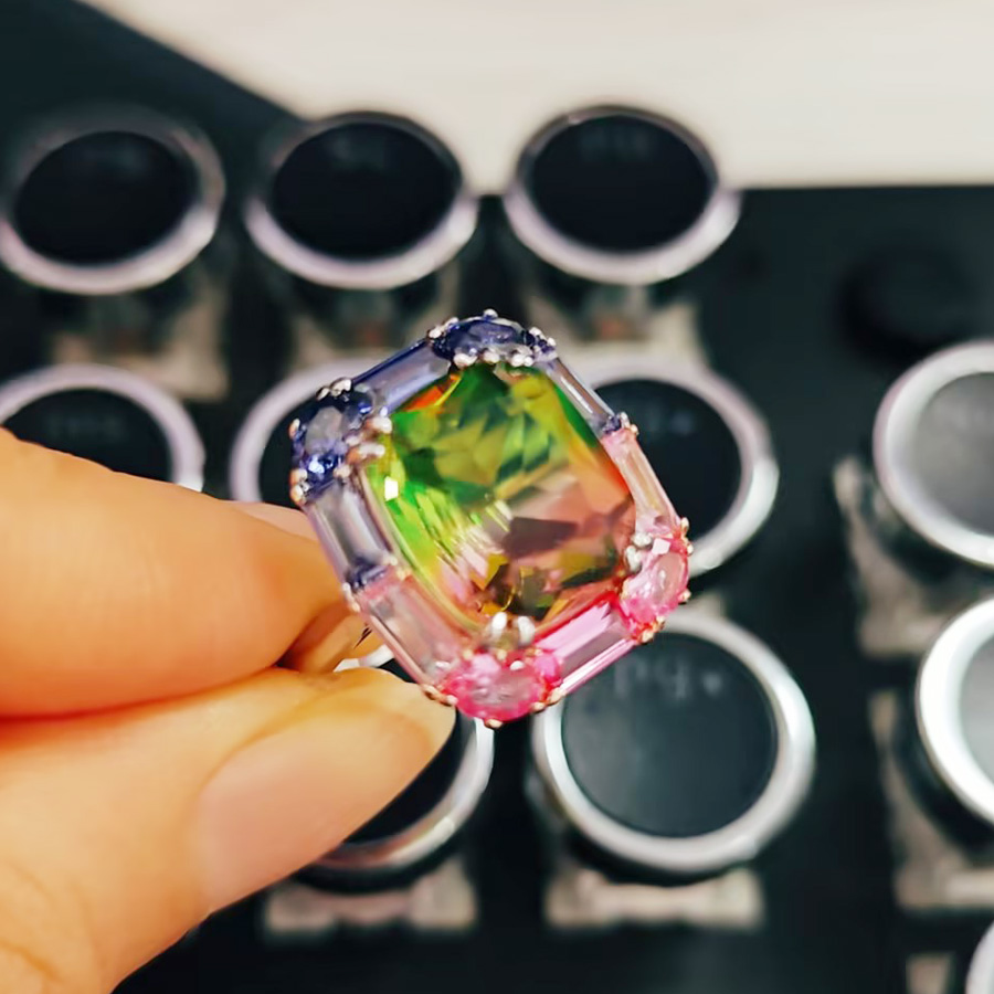 Great ring,marvelous color