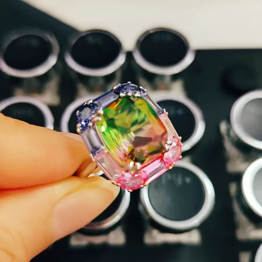 Great ring,marvelous color