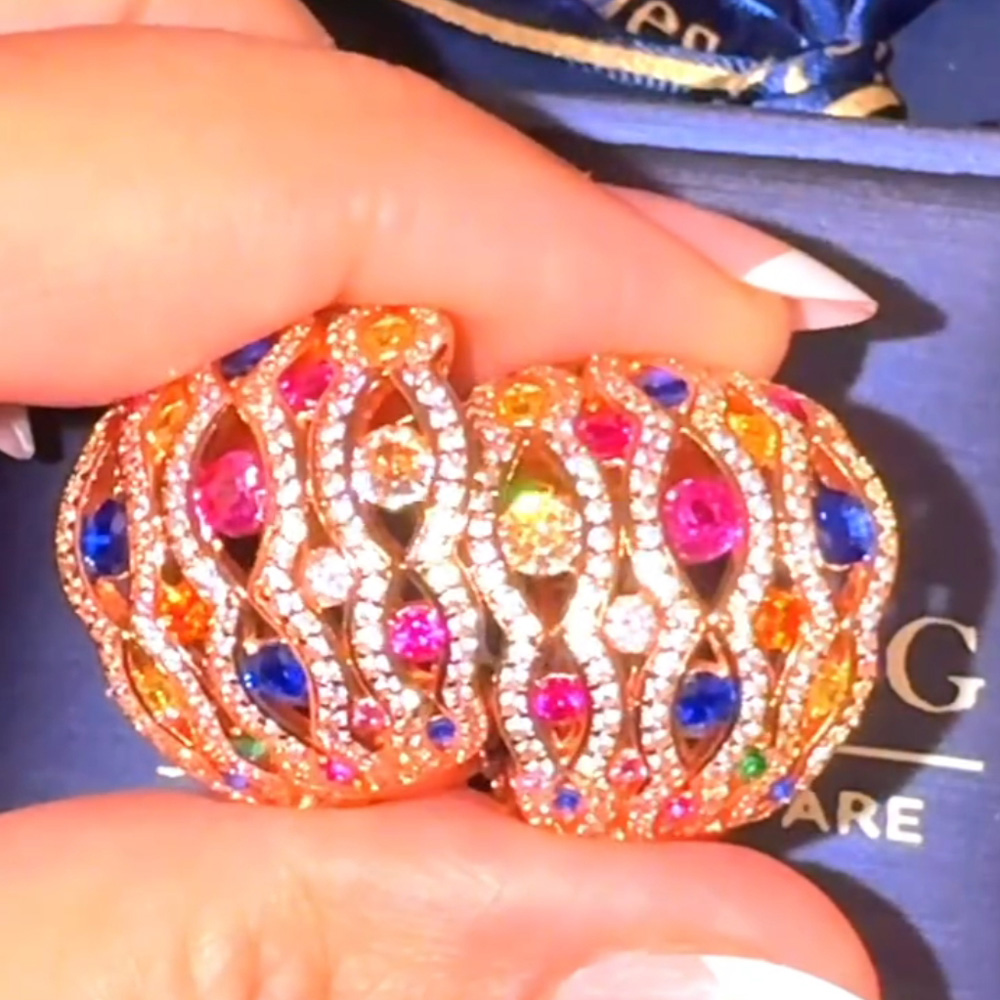 Beautiful. Sparkly and classy.