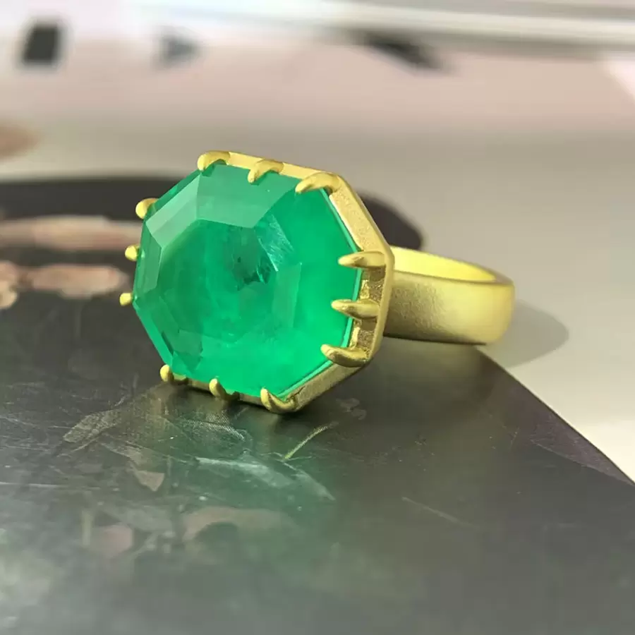 Are the ring looks beautiful and it feels great surprisingly