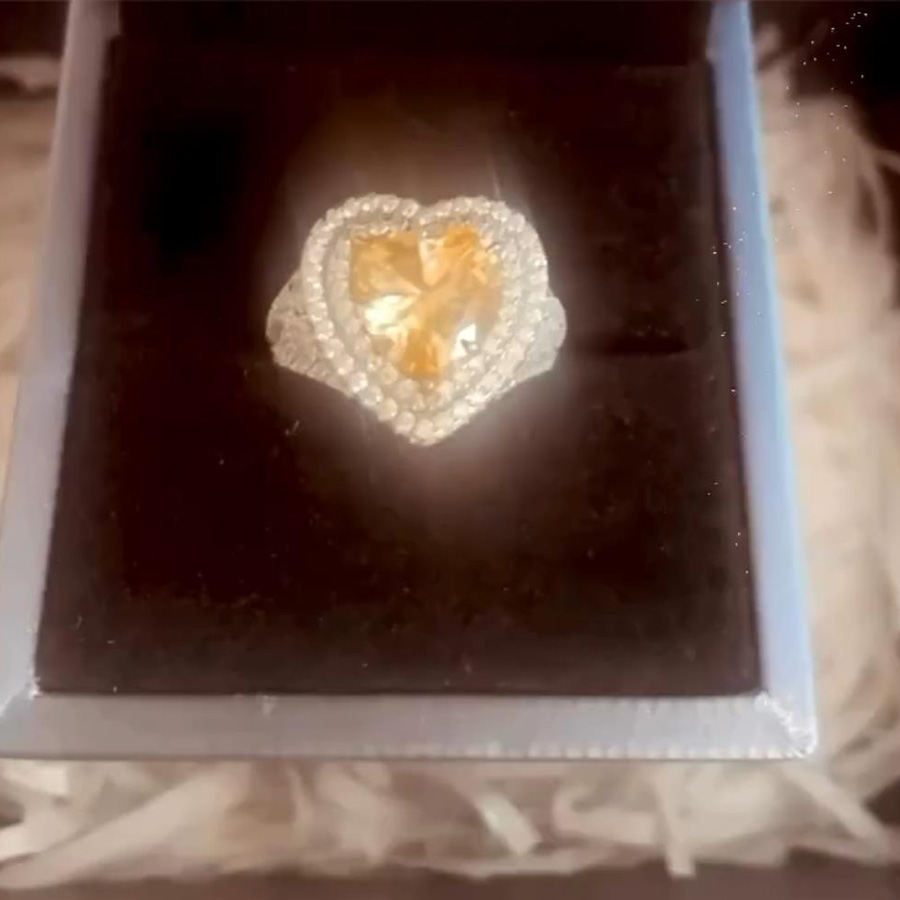 Beautiful yellow sapphire ring. Arrived as advertised