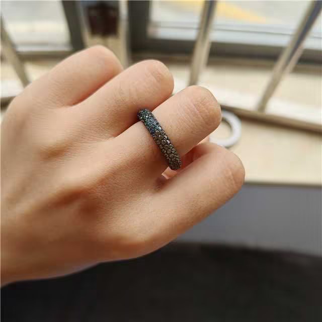 Very well made ring.