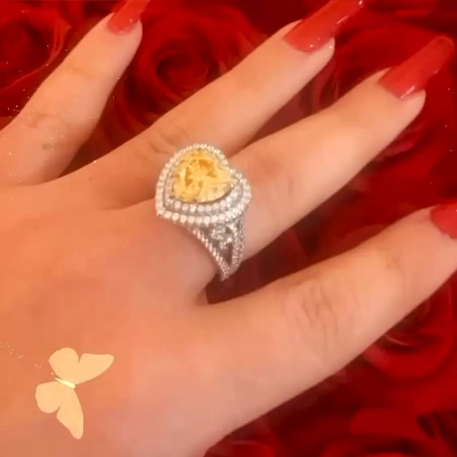 Beautiful yellow sapphire ring. Arrived as advertised