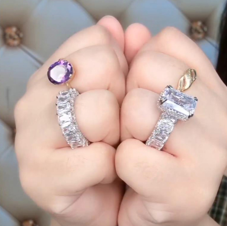 Pretty ring set.