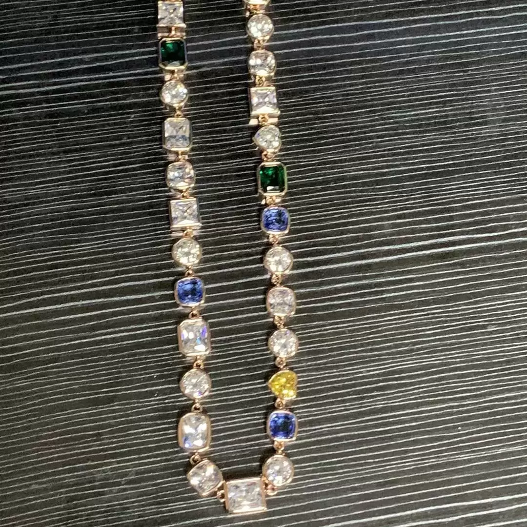 Beautiful necklace!