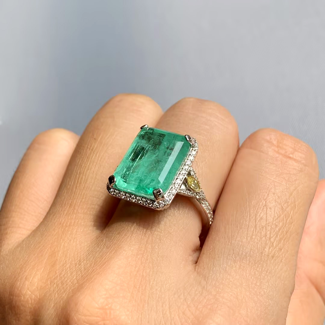 Stunning Sokoto Emerald Ring store